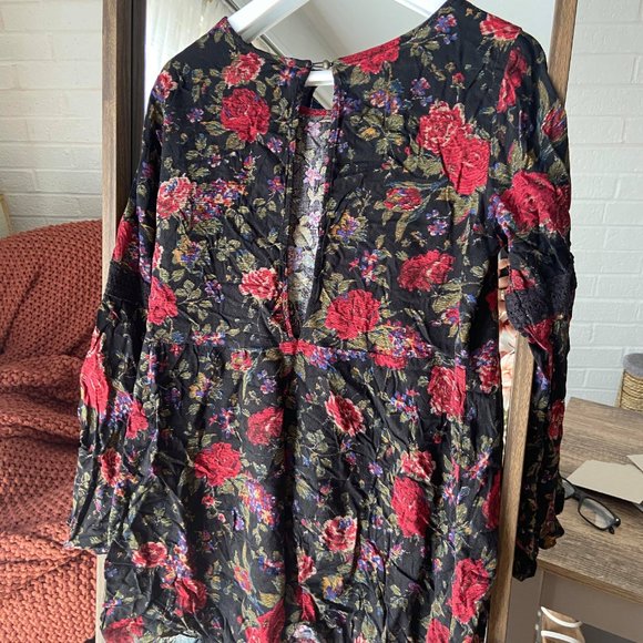 FOREVER 21 FLORAL DRESS - Picture 5 of 6